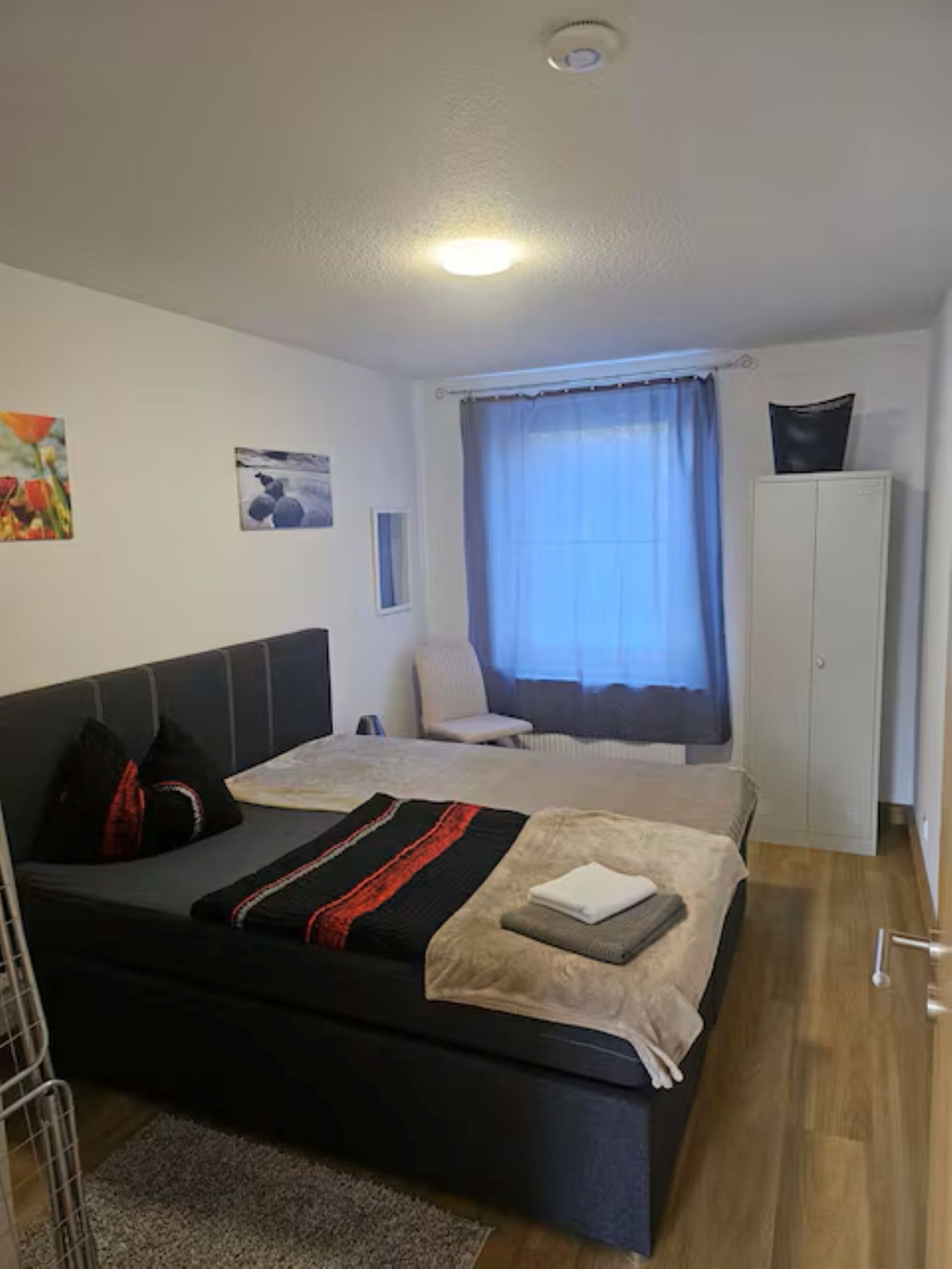 Schlazimmer 1 mit Doppelbett Schlazimmer 1 mit Doppelbett