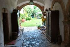 Durchgang zur FEWO Durchgang zur FEWO