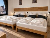 Schlafzimmer 2 mit 4 Schlafplätzen Schlafzimmer 2 mit 4 Schlafplätzen