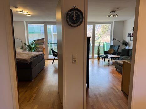 2 gleich große Zimmer - WG geeignet 2 gleich große Zimmer - WG geeignet