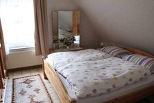 Schlafzimmer mit Doppelbett und 2. Bett Schlafzimmer mit Doppelbett und 2. Bett