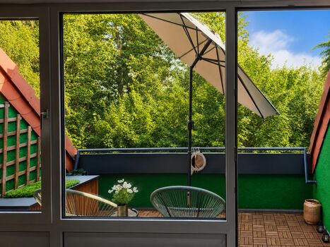 Balkon mit Naturblick | Balcony with Garden view Balkon mit Naturblick | Balcony with Garden view