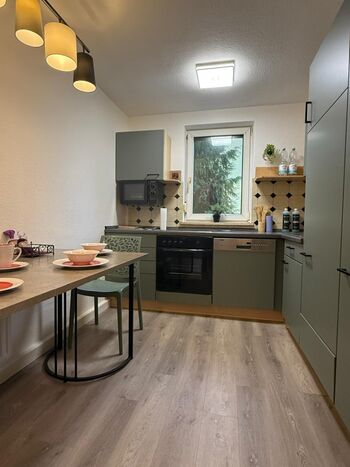 FREI 1-4 Pers., ab 3 Monate Mietdauer, alles neu. zentral Bild 4 FREI 1-4 Pers., ab 3 Monate Mietdauer, alles neu. zentral Bild 4