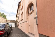 Hausansicht von der Straße Hausansicht von der Straße