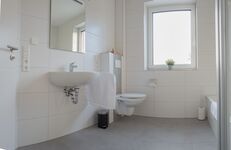 JOBOSTAYS | FEHN Monteurswohnungen | Parkplatz | Meyer Werft Bild 9 JOBOSTAYS | FEHN Monteurswohnungen | Parkplatz | Meyer Werft Bild 9