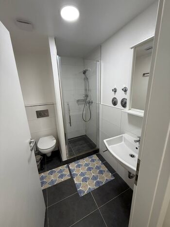 Badezimmer mit Dusche Badezimmer mit Dusche