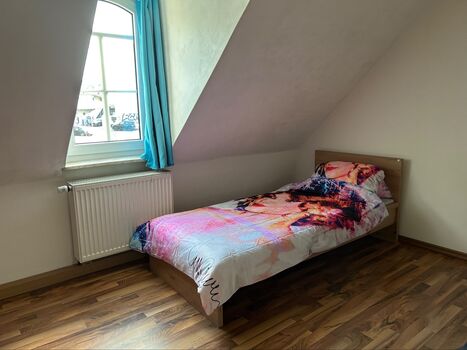 3-4 Zimmer Wohnung mit Bad und Küche Bild 3 3-4 Zimmer Wohnung mit Bad und Küche Bild 3