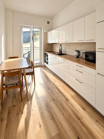 Küche mit Balkon Küche mit Balkon