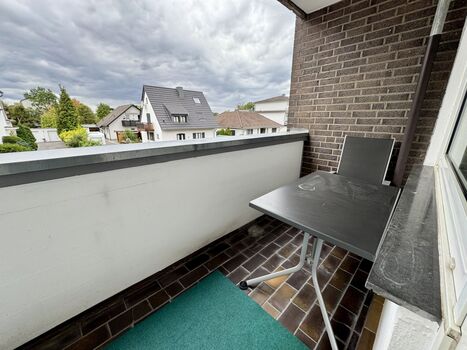 Monteurwohnung Langenfeld mit Tiefgaragenplatz – 4 Einzelbetten, Balkon Picture 2 Monteurwohnung Langenfeld mit Tiefgaragenplatz – 4 Einzelbetten, Balkon Picture 2