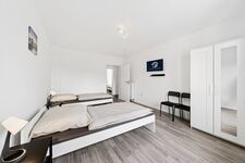 100 m² Monteurwohnung Solingen – 4 Schlafzimmer, 8 Betten, 2 Balkone Bild 13 100 m² Monteurwohnung Solingen – 4 Schlafzimmer, 8 Betten, 2 Balkone Bild 13