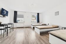 100 m² Monteurwohnung Solingen – 4 Schlafzimmer, 8 Betten, 2 Balkone Bild 3 100 m² Monteurwohnung Solingen – 4 Schlafzimmer, 8 Betten, 2 Balkone Bild 3