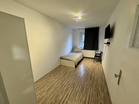 Monteurunterkunft Solingen, 8 Einzelbetten in 4 Zimmern – 2 Balkone Bild 4 Monteurunterkunft Solingen, 8 Einzelbetten in 4 Zimmern – 2 Balkone Bild 4