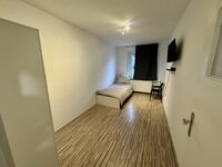 Monteurwohnung Solingen für 8 Personen – 4 Zimmer, 100 m², 2 Balkone Bild 6 Monteurwohnung Solingen für 8 Personen – 4 Zimmer, 100 m², 2 Balkone Bild 6