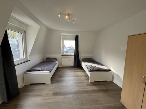 Monteurzimmer Solingen für 5 Personen – 2 Schlafzimmer, Stellplatz Bild 2 Monteurzimmer Solingen für 5 Personen – 2 Schlafzimmer, Stellplatz Bild 2