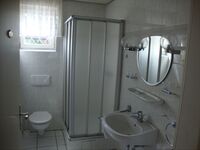 Die Bäder - zweckmäßig und sauber! Die Bäder - zweckmäßig und sauber!