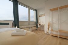 Schlafzimmer 4, Schreibtisch, Einzelbett 0.90 x 2.00 m Schlafzimmer 4, Schreibtisch, Einzelbett 0.90 x 2.00 m