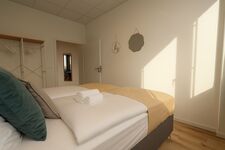 Schlafzimmer 3, Doppelbett 1.80 x 2.00 m ODER zwei Einzelbetten 0.90 x 2.00 m Schlafzimmer 3, Doppelbett 1.80 x 2.00 m ODER zwei Einzelbetten 0.90 x 2.00 m