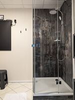 Dusche + Infrarot Zusatzheiziung Dusche + Infrarot Zusatzheiziung