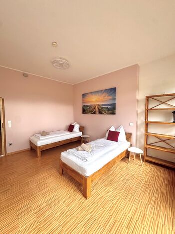 Einfache-Saubere-Günstige Zimmer Bild 3 Einfache-Saubere-Günstige Zimmer Bild 3