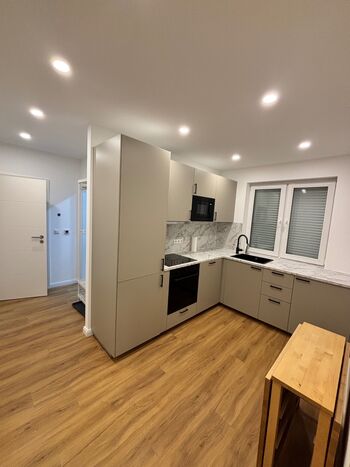 Wohnung direkt am S-Bahnhof Porz (Rhein) Köln. Wohnung direkt am S-Bahnhof Porz (Rhein) Köln.