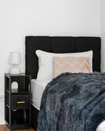 EXQUIS Iconic 3-Zimmer Apartment ALESSI I Balkon I Netflix Bild 11 EXQUIS Iconic 3-Zimmer Apartment ALESSI I Balkon I Netflix Bild 11