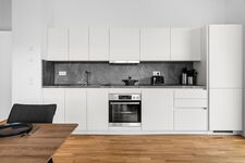 EXQUIS Iconic 3-Zimmer Apartment ALESSI I Balkon I Netflix Bild 8 EXQUIS Iconic 3-Zimmer Apartment ALESSI I Balkon I Netflix Bild 8