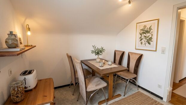 Möblierte 3 Zimmerwohnung in ruhiger Lage Bild 3 Möblierte 3 Zimmerwohnung in ruhiger Lage Bild 3
