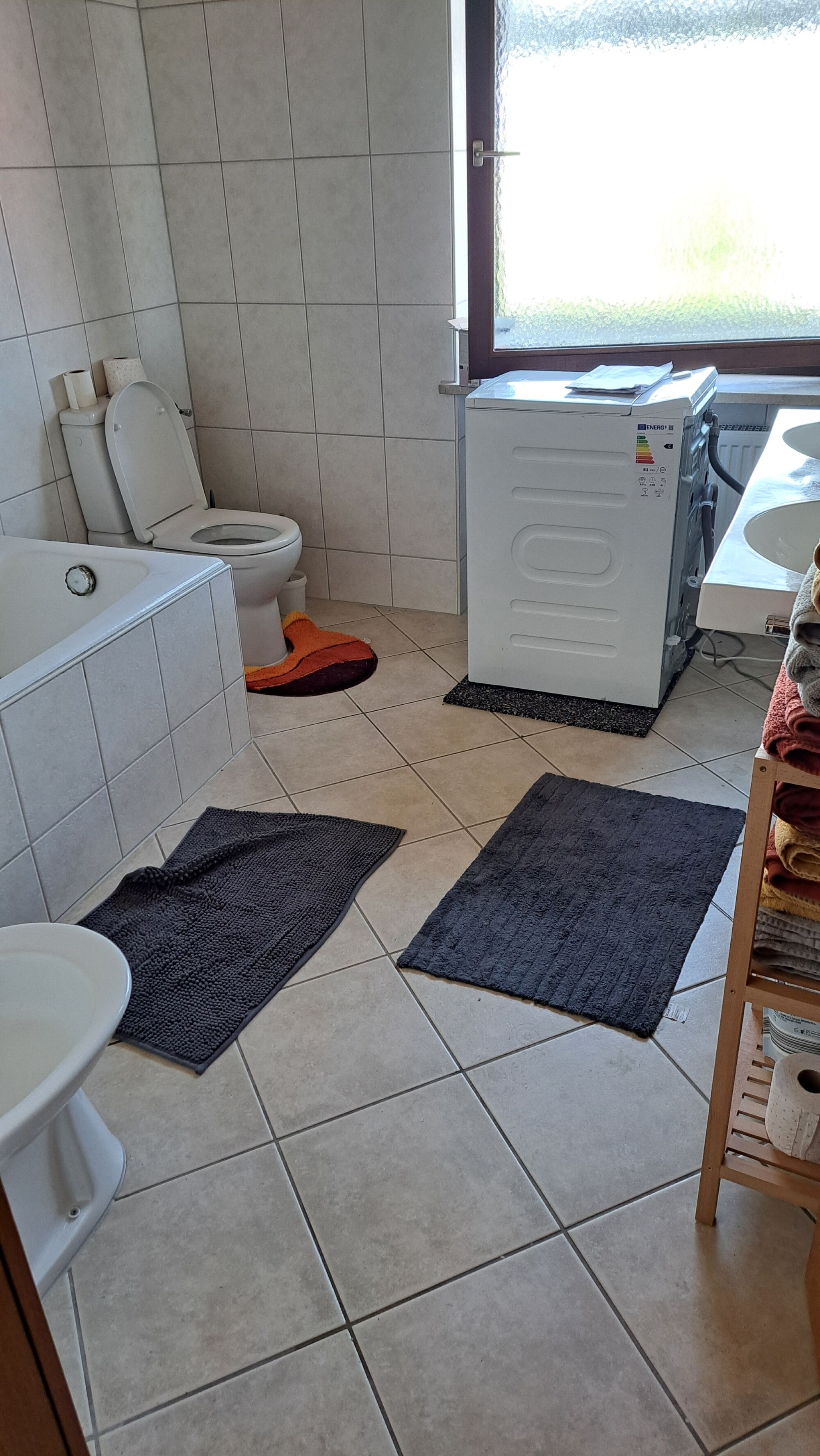 Bad mit Waschmaschine Bad mit Waschmaschine