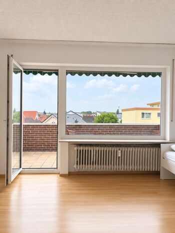 3 Schlafzimmer 7 Betten mit Balkon nähe Flughafen Bild 3 3 Schlafzimmer 7 Betten mit Balkon nähe Flughafen Bild 3