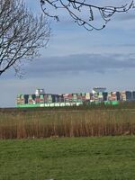 Schiffe auf der Elbe Schiffe auf der Elbe