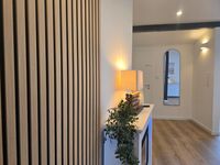 „Gemütliches Wohnzimmer mit Couch & TV „Gemütliches Wohnzimmer mit Couch & TV