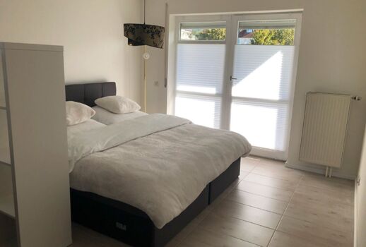 Moderne möblierte 1-Zimmer-Wohnung mit Balkon & Garage Picture 2 Moderne möblierte 1-Zimmer-Wohnung mit Balkon & Garage Picture 2