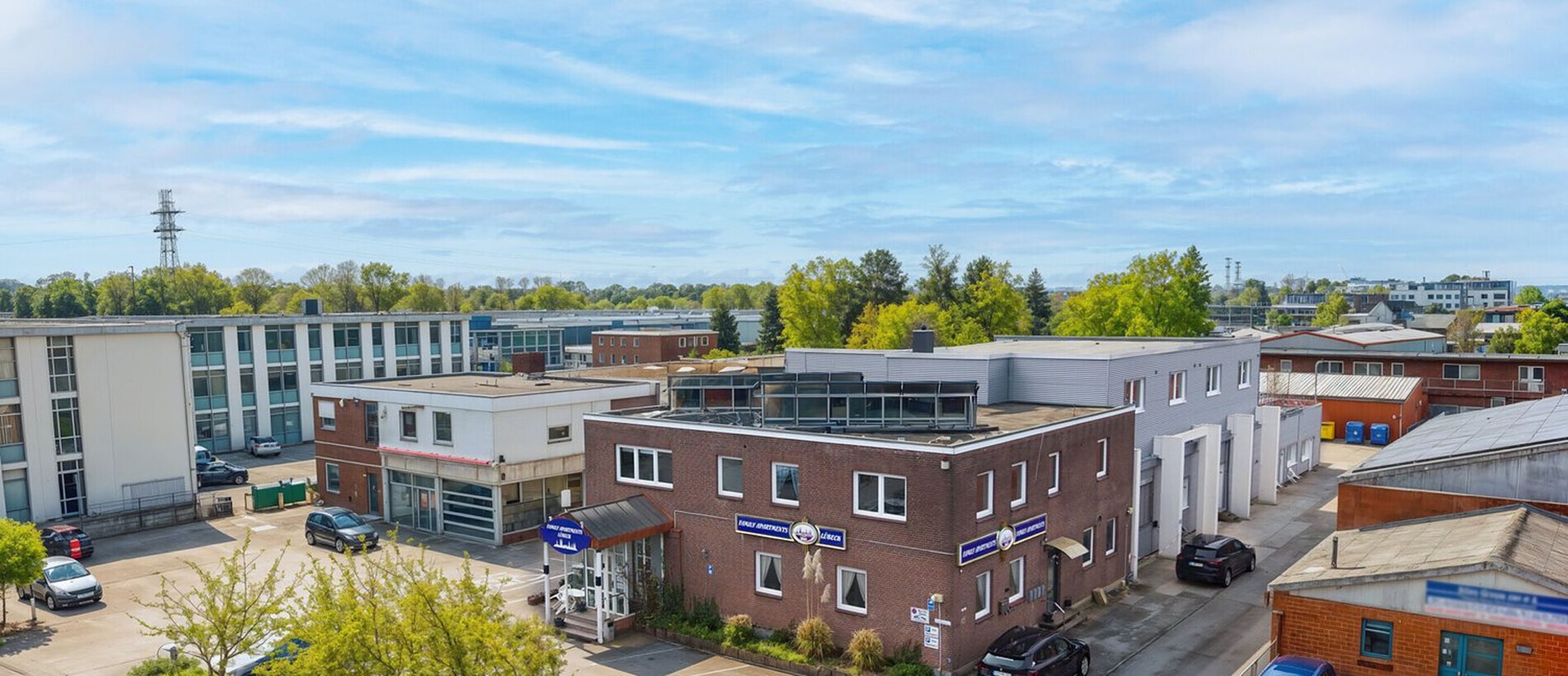 Luftbild Straßenseite – Monteurunterkunft Lübeck Luftbild Straßenseite – Monteurunterkunft Lübeck