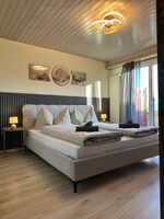 Grosses Schlafzimmer mit Balkon Grosses Schlafzimmer mit Balkon