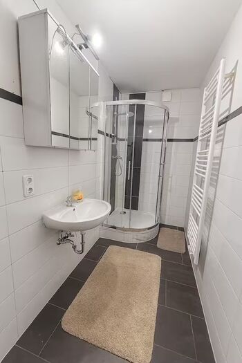 Großes Ferienhaus in Siegen-Kreuztal für Monteure Zdjęcie 3 Großes Ferienhaus in Siegen-Kreuztal für Monteure Zdjęcie 3