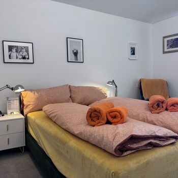 Zimmer zur längerfristigen Vermietung – Monatsmiete Zimmer zur längerfristigen Vermietung – Monatsmiete