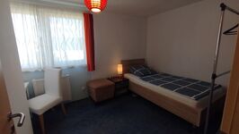 Schlafzimmer 1 von 2 Schlafzimmer 1 von 2