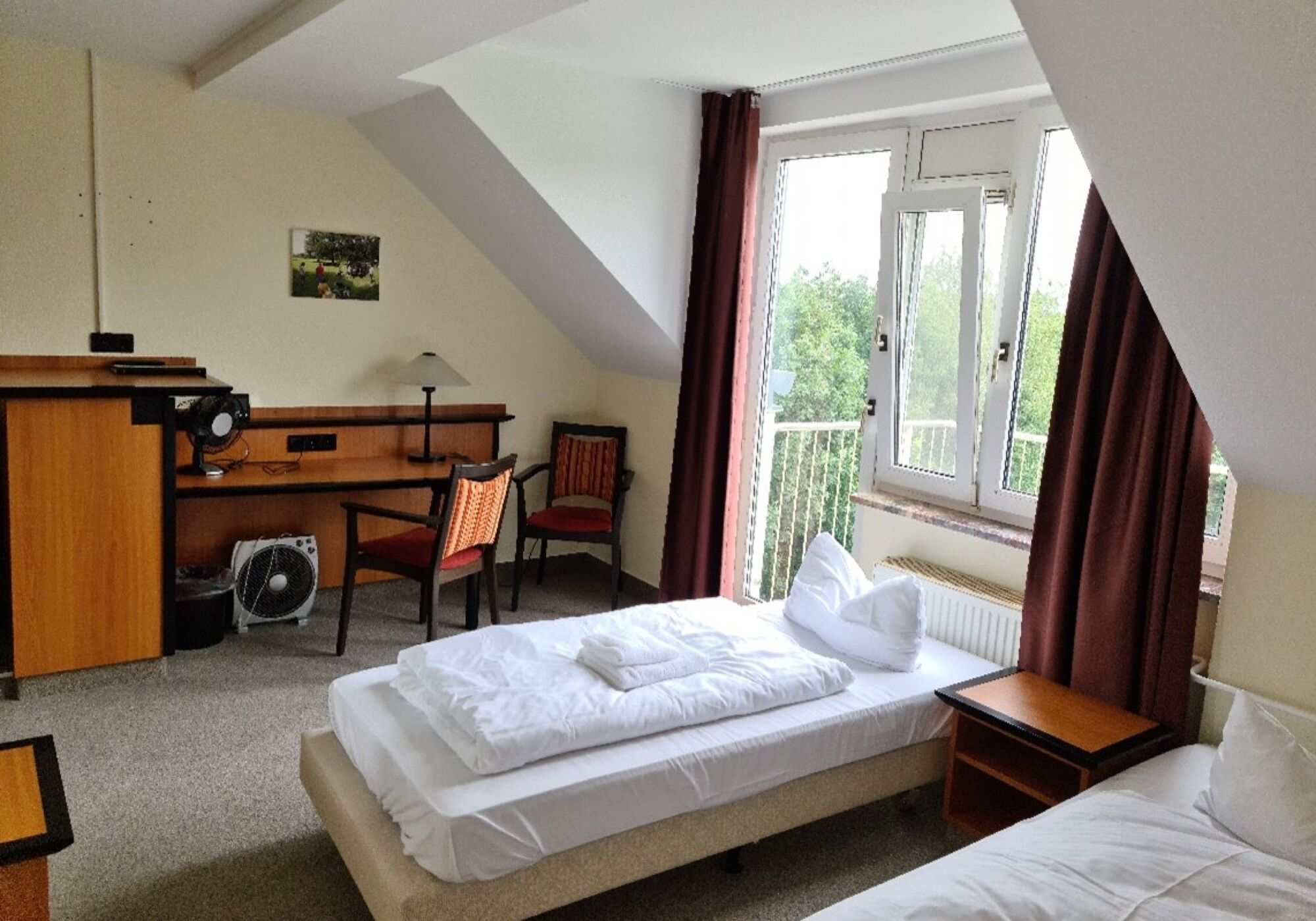 Apartment mit Balkon und Blick zum Garten Apartment mit Balkon und Blick zum Garten