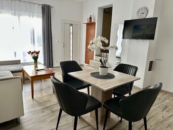 Room Connect-Rhaunen Apartments *Platz für 25 Personen* Room Connect-Rhaunen Apartments *Platz für 25 Personen*