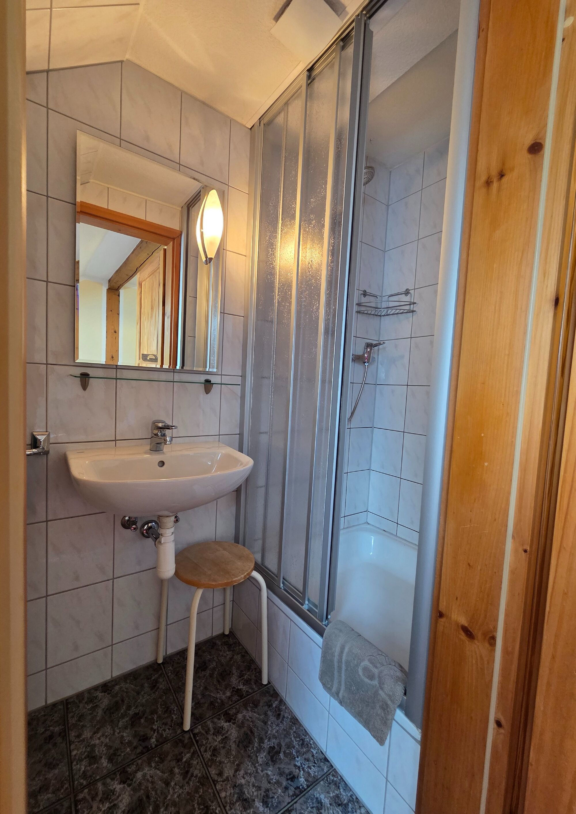 Badezimmer mit Wc & Dusche Badezimmer mit Wc & Dusche