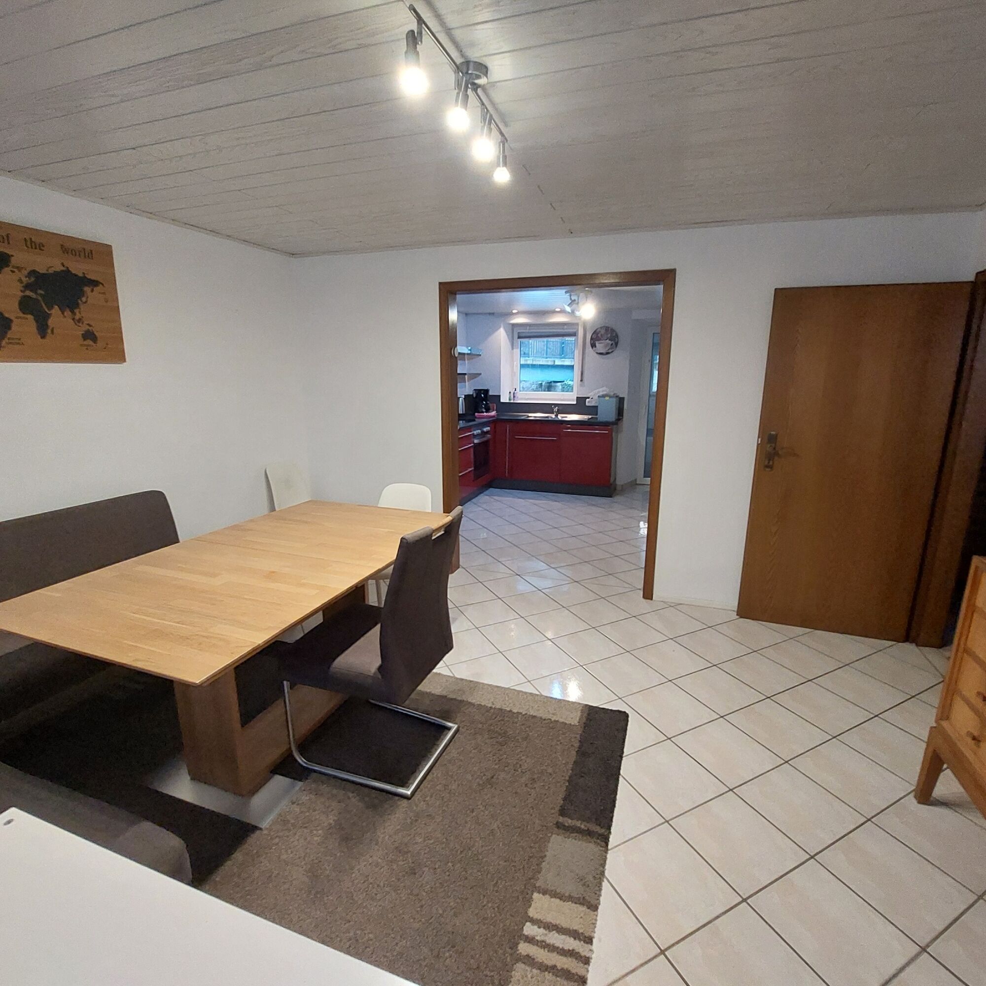 Esszimmer mit Blick zur Küche Esszimmer mit Blick zur Küche