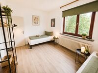Ganzes Haus für Sie allein bis 10 Gäste 5 DZ Parkpl. Wlan, Grill, Garten Bild 7 Ganzes Haus für Sie allein bis 10 Gäste 5 DZ Parkpl. Wlan, Grill, Garten Bild 7