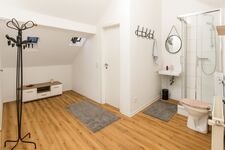 Voll ausgestattete Wohnung in verkehrsgünstiger Lage für 5 Bild 4 Voll ausgestattete Wohnung in verkehrsgünstiger Lage für 5 Bild 4