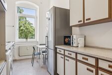 Küche mit Kühlschrank + Eisfach Küche mit Kühlschrank + Eisfach