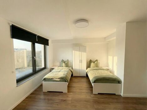 Neubau-Unterkunft mit 50+ Betten, voll ausgestattet Obrázok 3 Neubau-Unterkunft mit 50+ Betten, voll ausgestattet Obrázok 3
