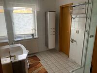 Bad / EG (Dusche/Waschmaschine) Bad / EG (Dusche/Waschmaschine)