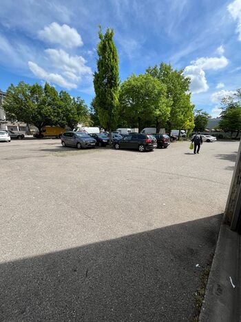 Parkplätze vor dem Haus Parkplätze vor dem Haus
