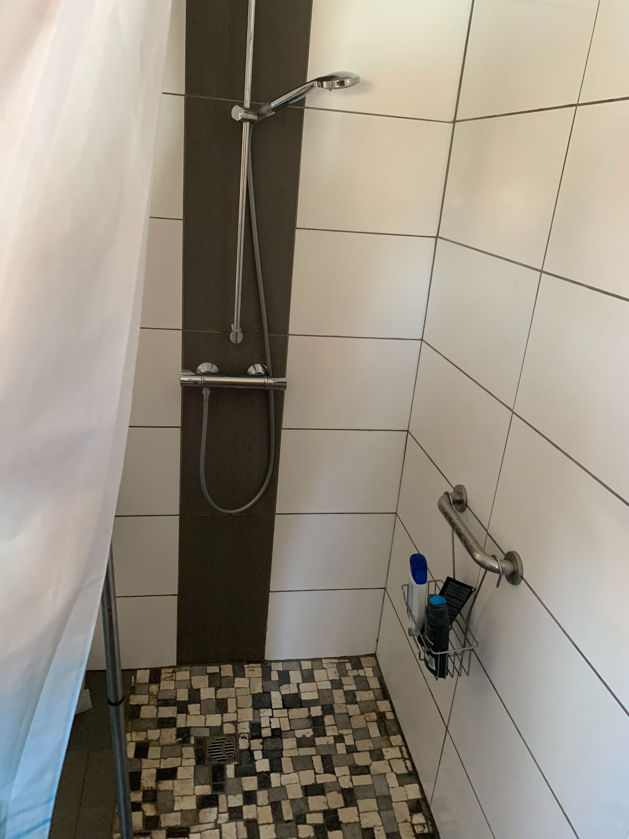 Einheit 2: Dusche, Ebenerdig Einheit 2: Dusche, Ebenerdig