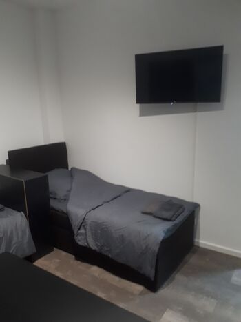 Zimmer 2 (3 Bett) Zimmer 2 (3 Bett)