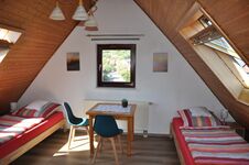 Schöne DG-Wohnung mit Gartensitzplatz Bild 1 Schöne DG-Wohnung mit Gartensitzplatz Bild 1